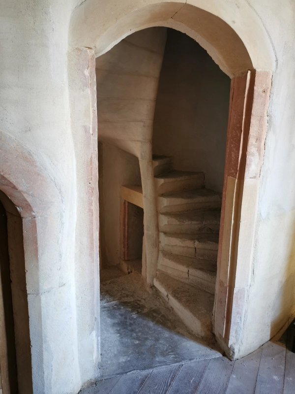 chateau de luttange escaliers de l'escape game